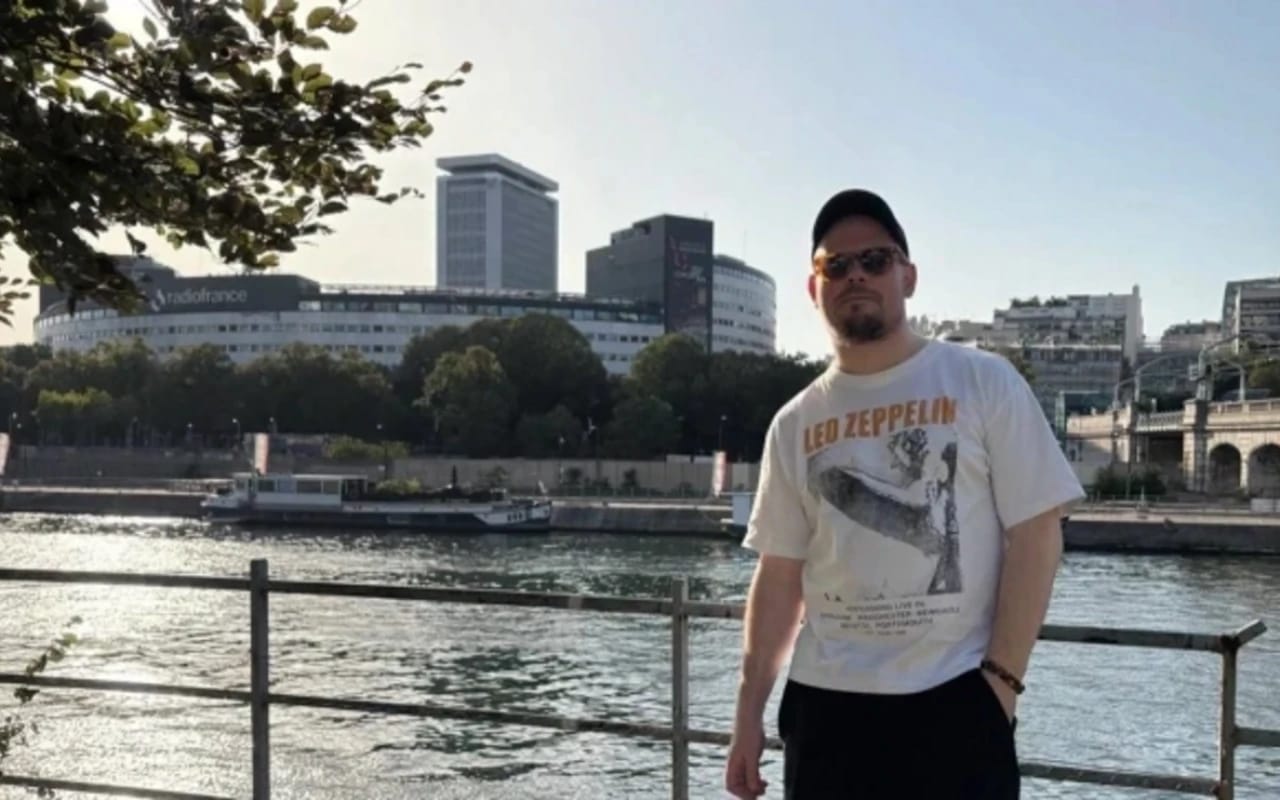 Rusiyalı jurnalist Parisdə öldü