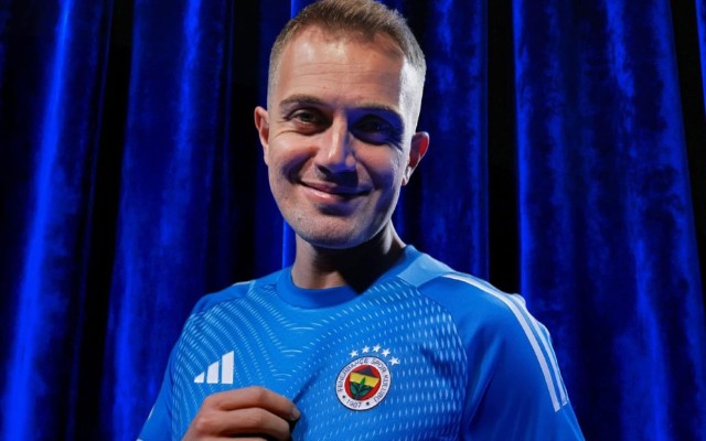 "Beşiktaş"ın sabiq qapıçısı "Fənərbağça"da