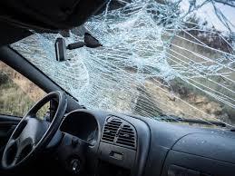 Zaqatalada minik avtomobilləri toqquşub, sürücülər xəsarət alıb