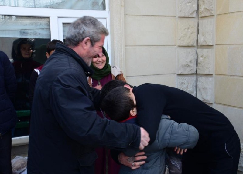 Azərbaycanlı müğənni azadlığa buraxıldı - FOTOLAR