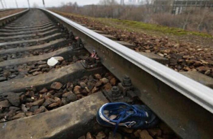 Xaçmazda qatarın qarşısına qəfil insan çıxıb