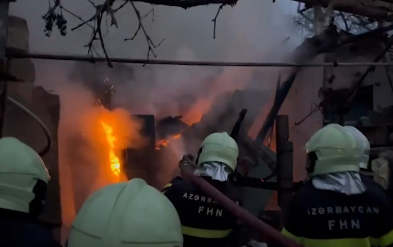 Qazaxda köməkçi tikilidə yanğın - Video