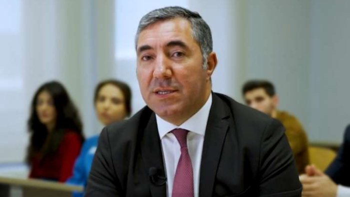 Əməkdar artist: “Yeni mahnılar qulaq asılası deyil!”