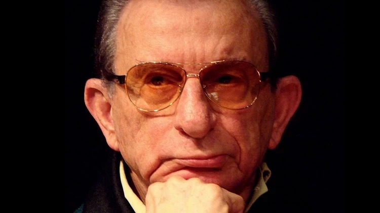 97 yaşlı aktyor intubasiya edildi