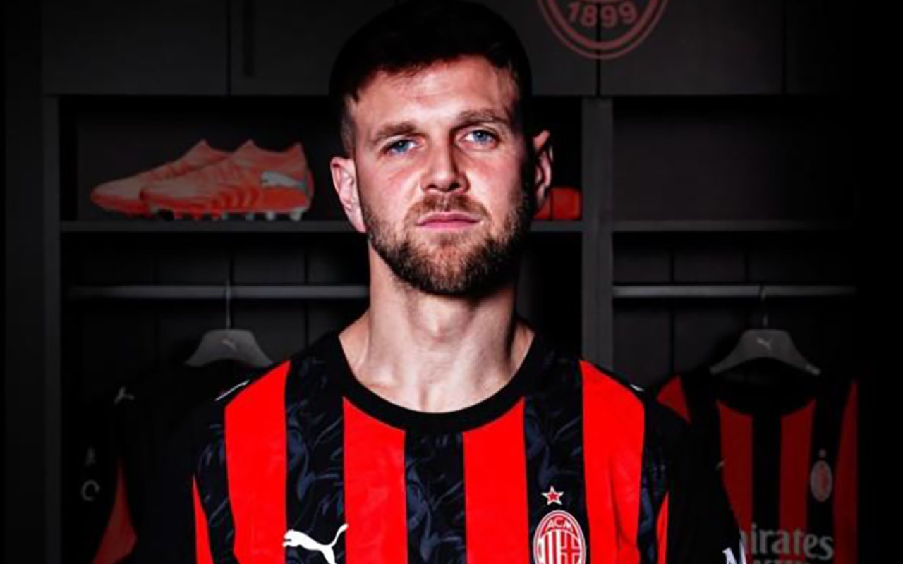 "Beşiktaş" müdafiəçisi ilə yollarını ayırdı