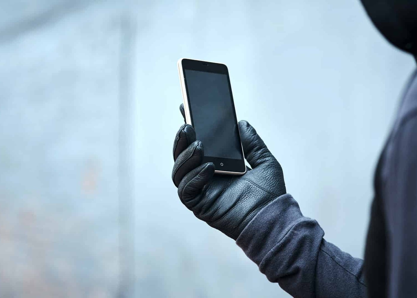 Mobil telefon oğurlayan şəxs saxlanılıb