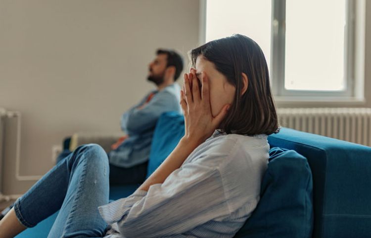 Bakıda ər arvadının əlini qızdırılmış açarla yandırdı - TƏFƏRRÜAT