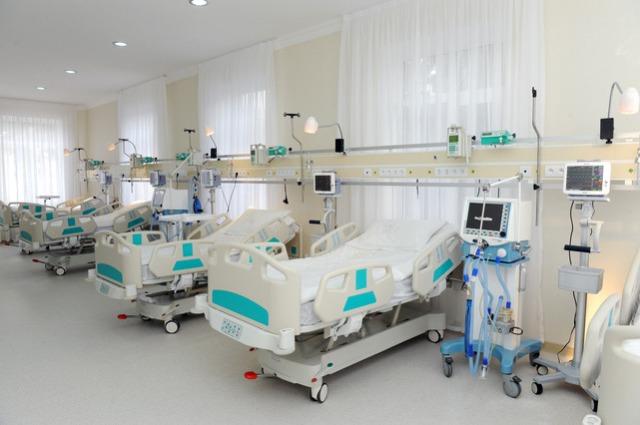 Özəl xəstəxanalarda icbari tibbi sığorta niyə işləmir?