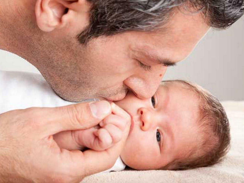 Uşaqlar doğulanda atalar da məzuniyyətə çıxacaq - Təsdiqləndi