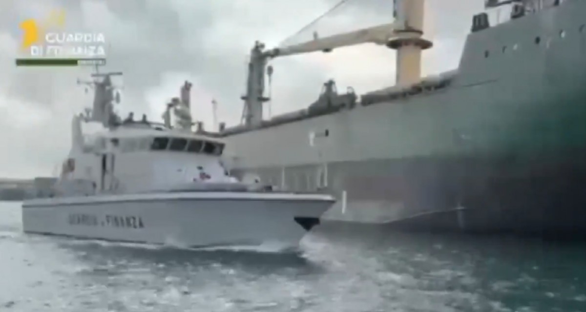 İtaliyada Rusiyaya məxsus yükü daşıyan gəmi həbs edilib