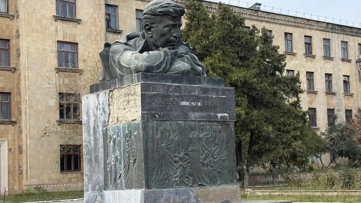 “Cəfər Cabbarlının heykəlinin bərpasına mütəxəssislər cəlb olunub”