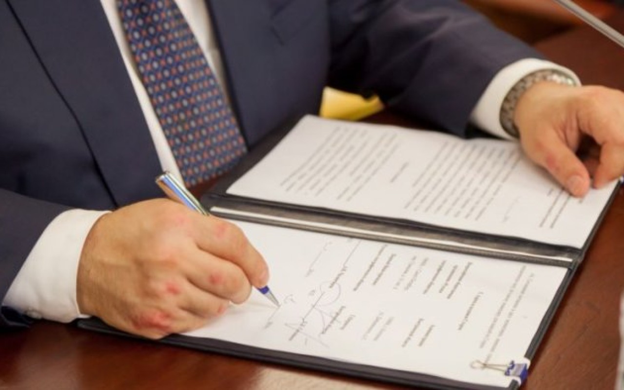 Xüsusi icra məmurları ilə bağlı QƏRAR