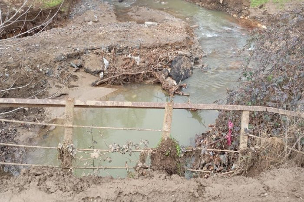 Cəlilabadda sel körpünü qəzalı vəziyyətə salıb