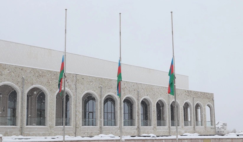 Xankəndi, Xocalı və Ağdərədə bayraqlar yarıyadək endirilib