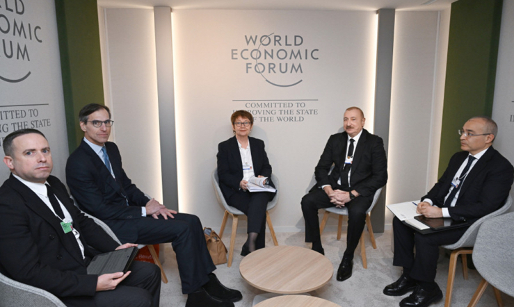 Prezident İlham Əliyev Davosda Avropa Yenidənqurma və İnkişaf Bankının prezidenti ilə görüşüb