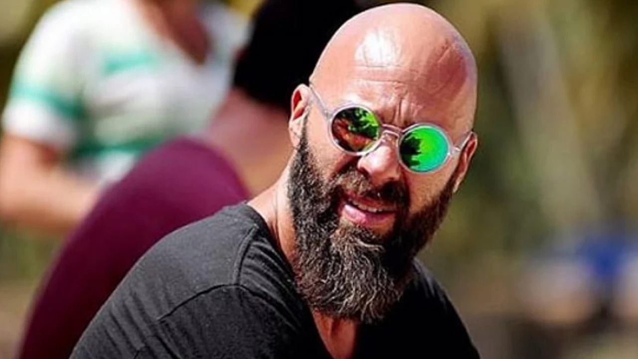 Esat Yontuç Türkiyəyə gəlir - "Başım dikdir"