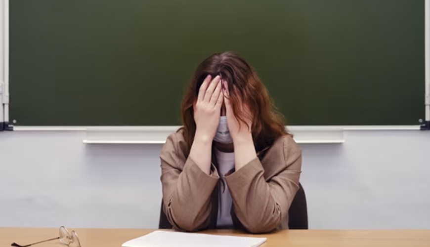 Sosial şəbəkələrdə uyğunsuz görüntüləri yayılan müəllim işdən çıxarıldı