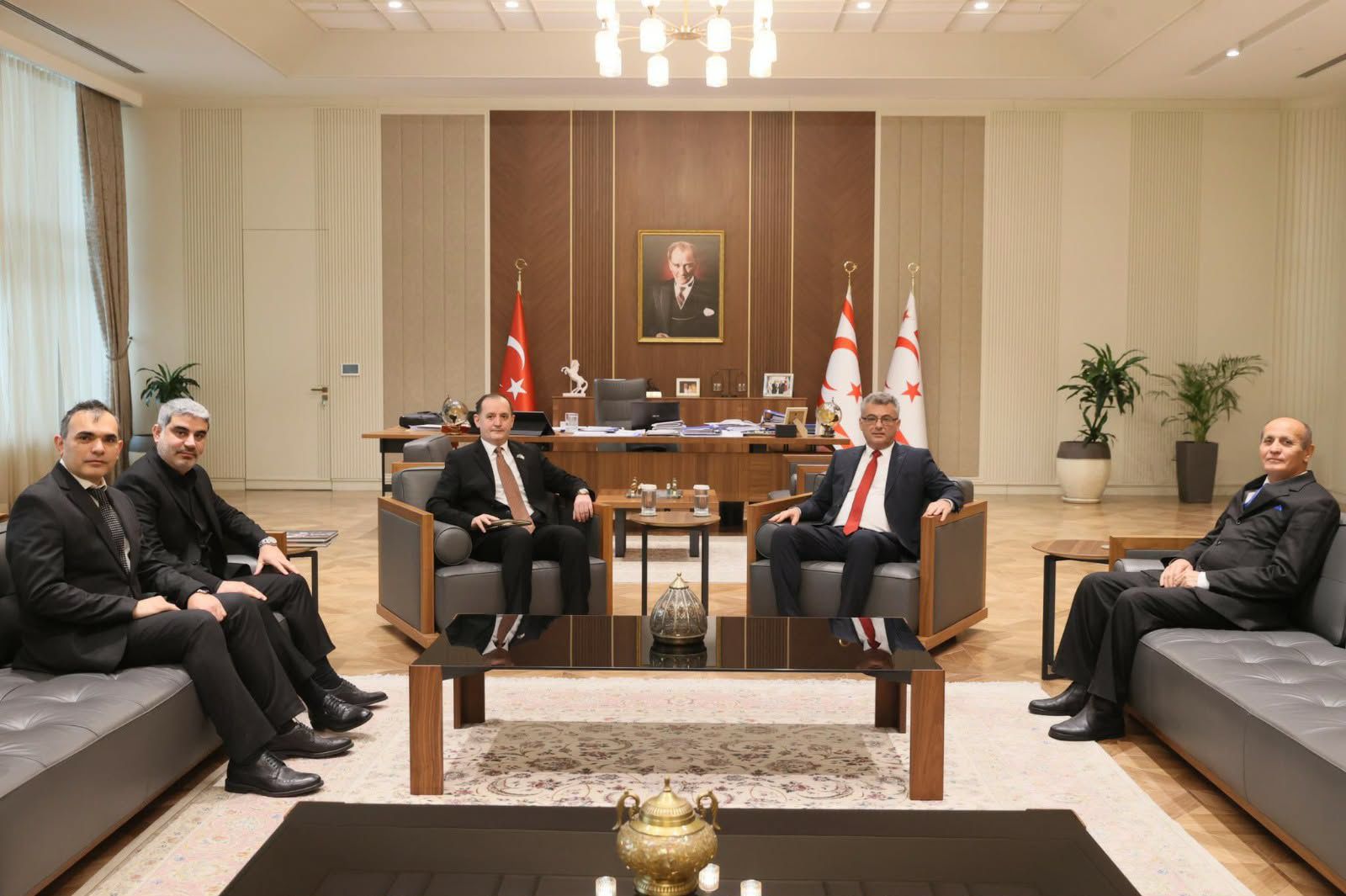 Azərbaycan-Kipr Dostluq Cəmiyyəti üzvləri Kipr prezidenti ilə görüşdülər