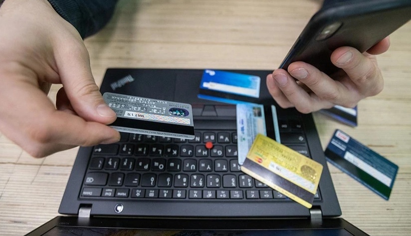 Bakıda iş yoldaşının kartından onlayn yolla oğurluq edən şəxs saxlanılıb