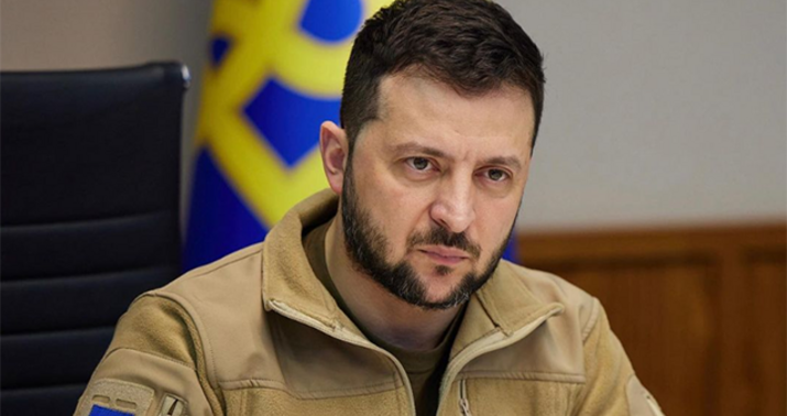 Zelenski Ukraynada hərbi vəziyyətin uzadılması barədə qanunu imzalayıb