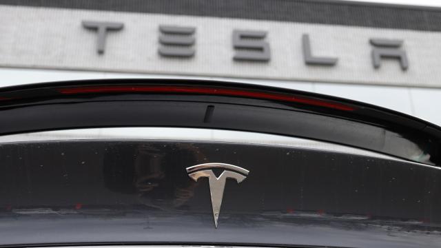 "Tesla"nın satışları Avropada kəskin azaldı