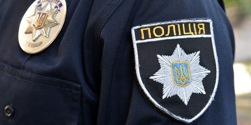 Ukraynada qətldə şübhəli bilinən kişi 4 polisi güllələyərək öldürüb