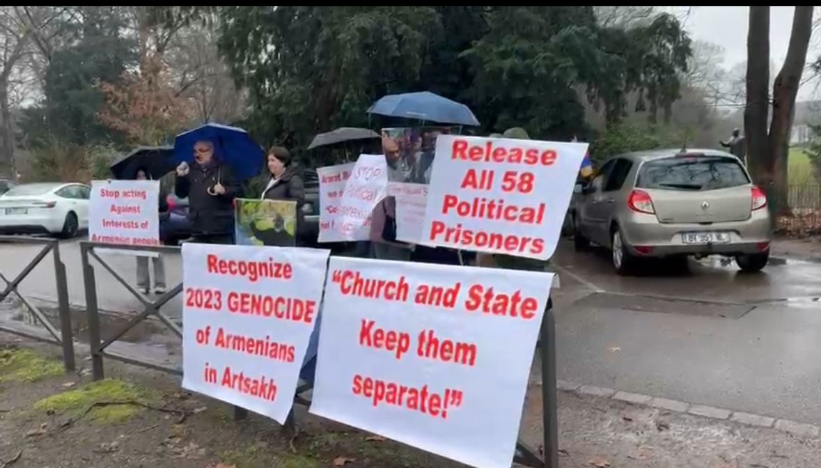 Erməni seperatçılarından növbəti təxribat: Strasburqda aksiya keçirirlər - VİDEO