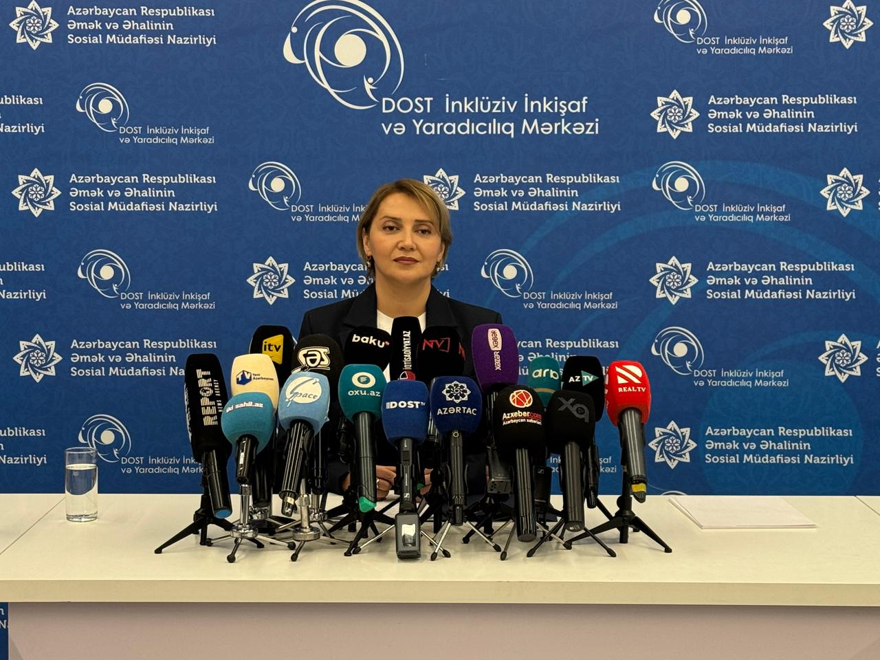 Yeni onlayn platforma fəaliyyətə başlayır: əl işləri üç dildə satışa çıxarılır