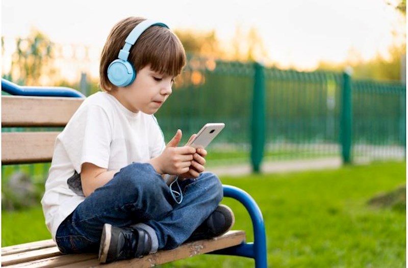 Azərbaycanda uşaqlara sosial şəbəkə qadağası qoyulacaq? - Deputat tərəfdarıdır, psixoloq isə…