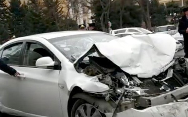 Gəncədə qəza oldu - Xəsarət alan var