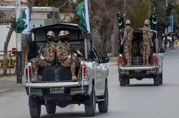 Pakistanda törədilən hücumlarda 10 polis əməkdaşı həlak olub