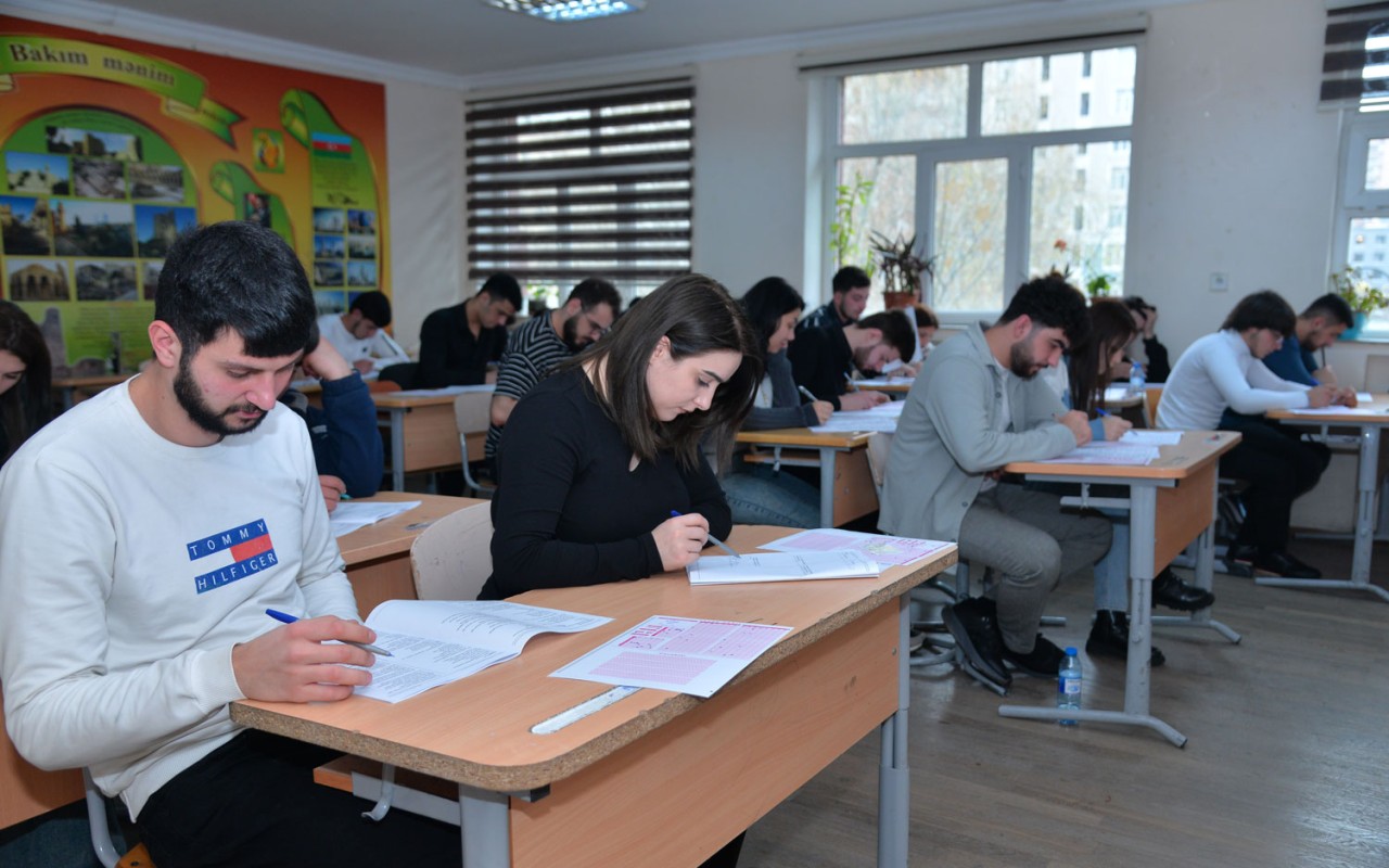 Azərbaycanda ekstern imtahanları keçirildi
