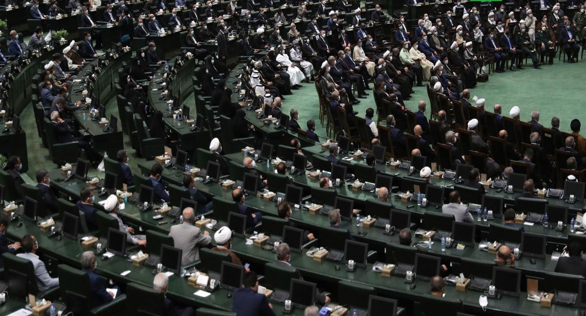 İran parlamenti Aİ ölkələrinin silahlı qüvvələrini terrorçu qurumlar kimi tanıyıb