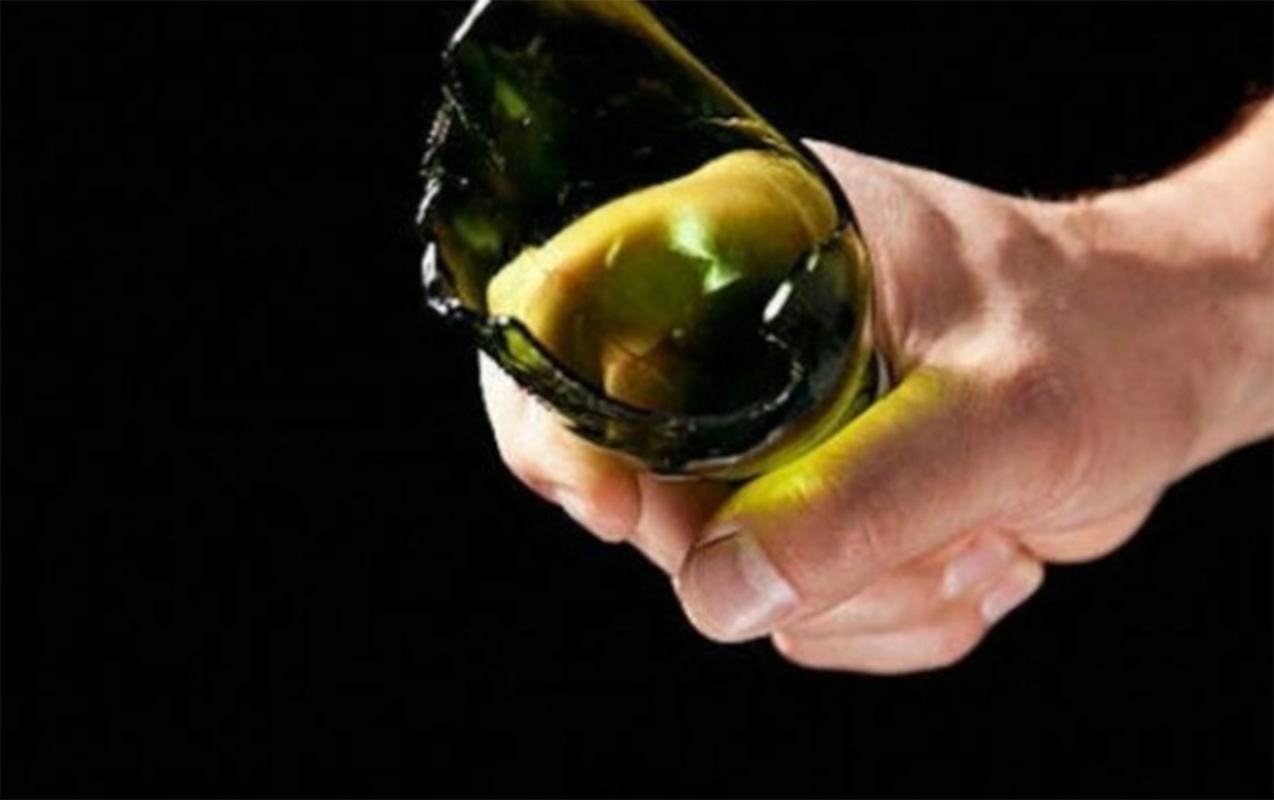 33 yaşlı kişiyə şüşə ilə ağır xəsarət yetirildi