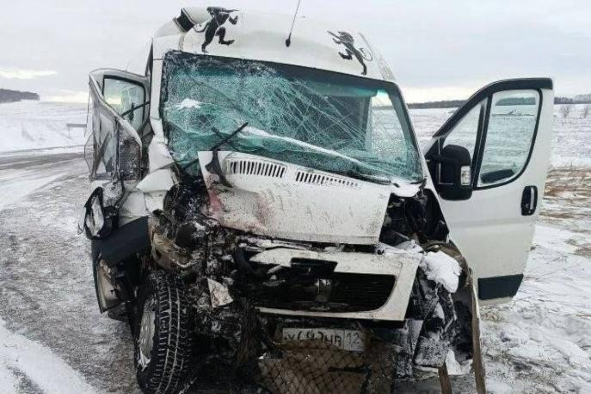 Rusiyada avtobusla yük maşını toqquşub, 5 uşaq ölüb
