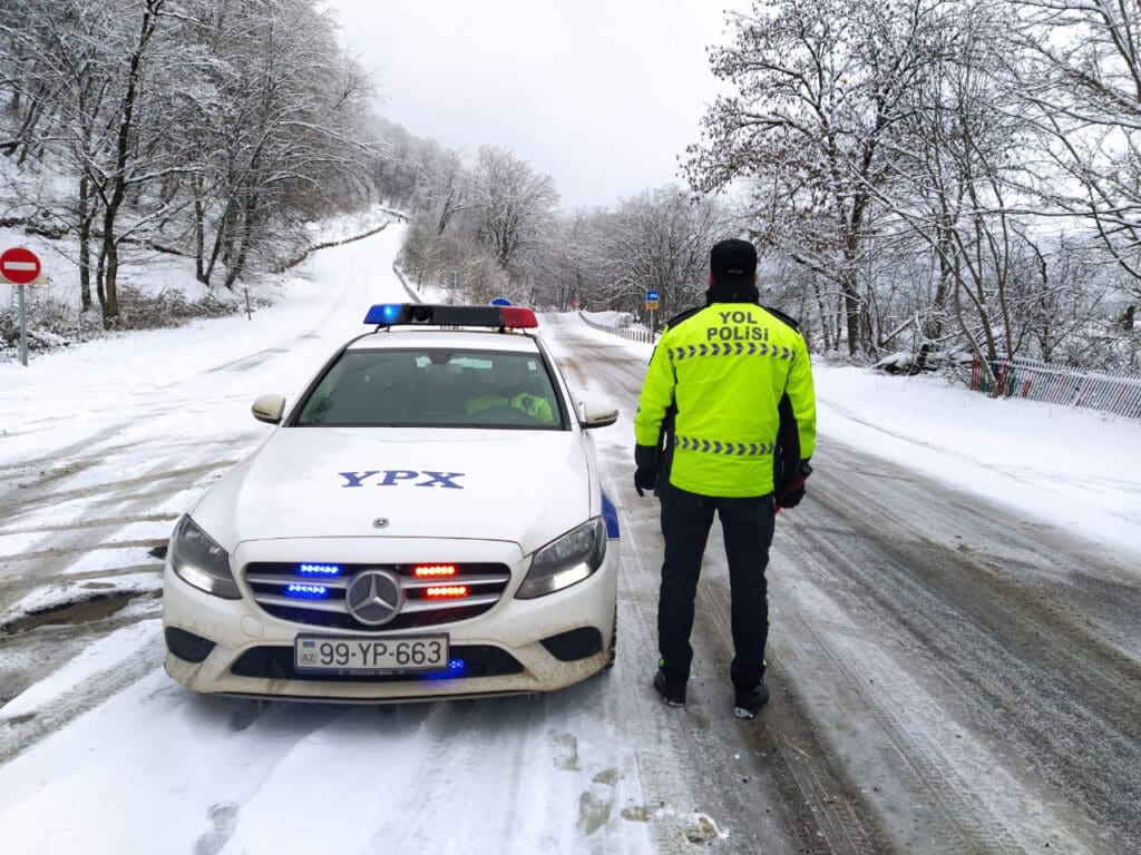 Yol polisi sürücülərə müraciət etdi - Diqqətli olun!