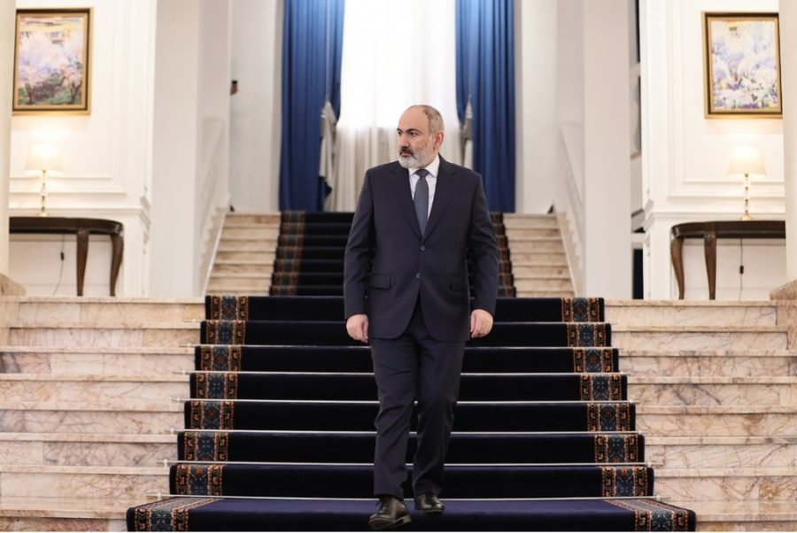 Paşinyan BƏƏ-yə yola düşdü