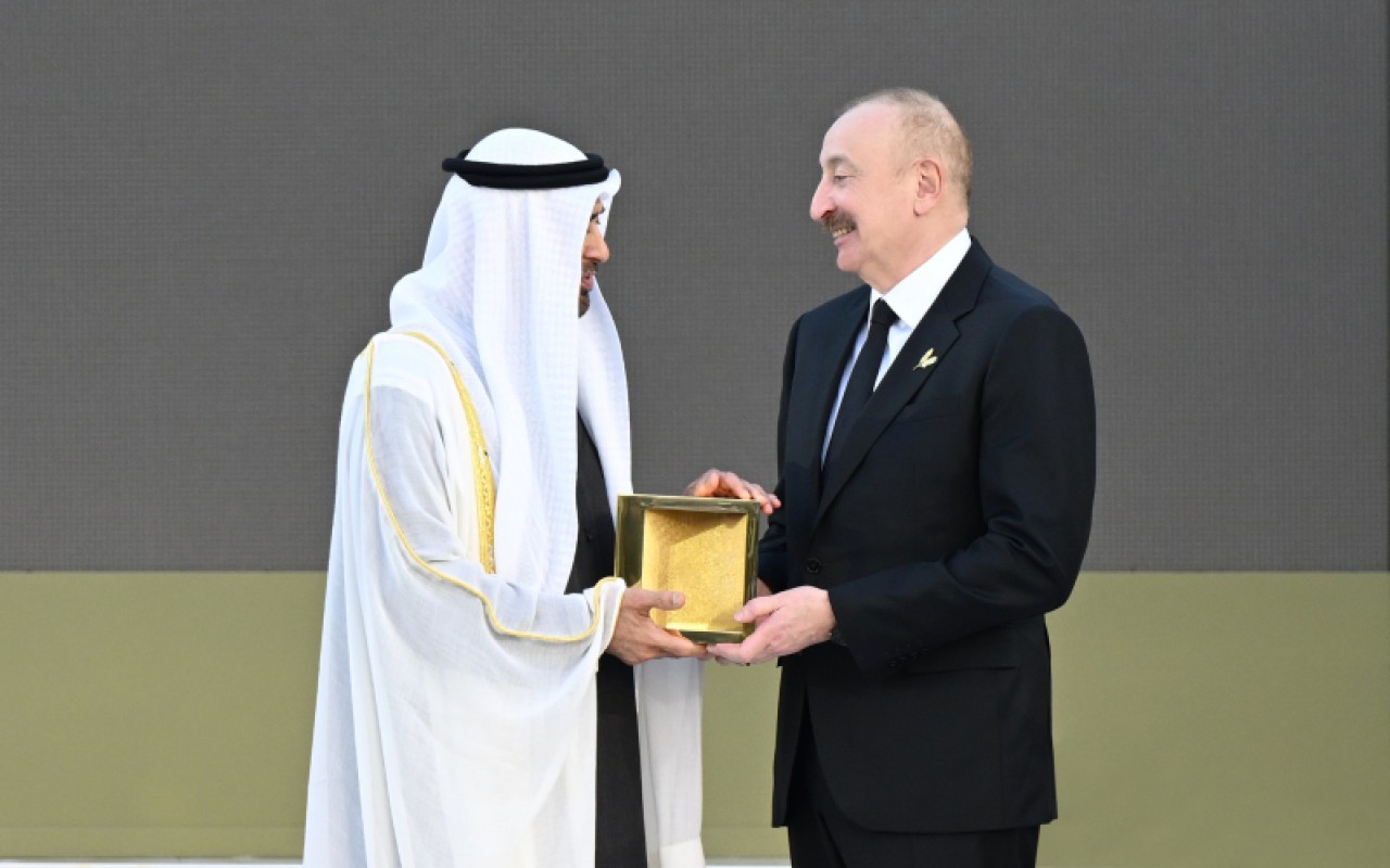 Prezidentə "Zayed İnsan Qardaşlığı Mükafatı" təqdim olundu - FOTOLAR