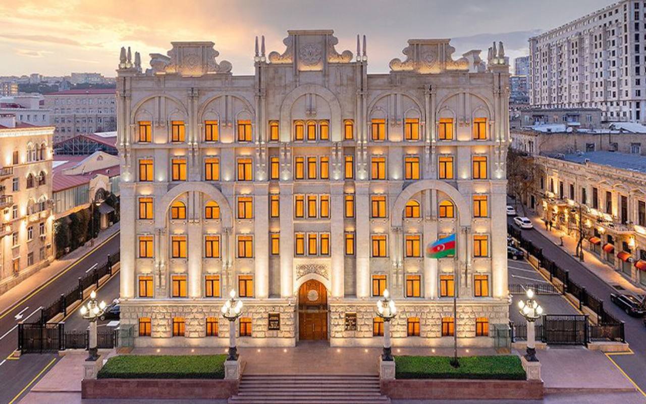 DİN həmin görüntüləri araşdırdı - Polislər işdən çıxarıldı