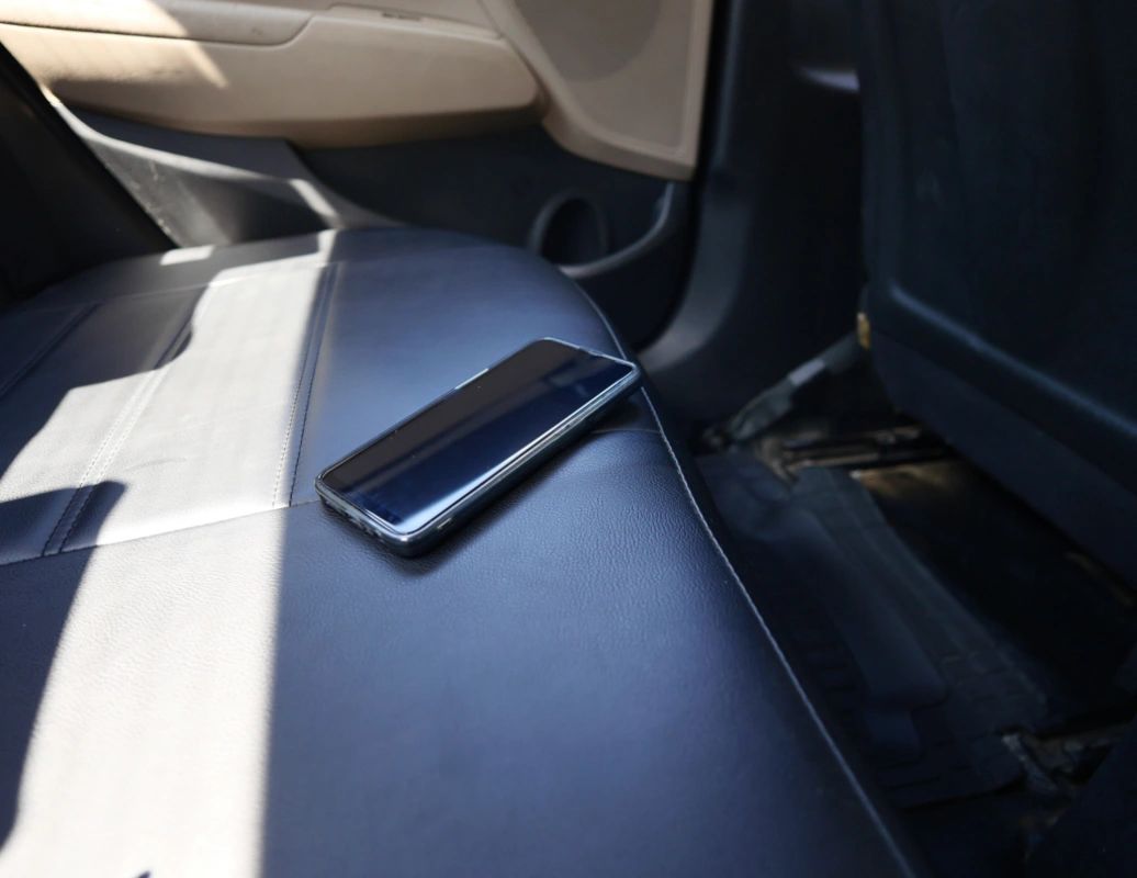 Telefonunu taksidə unutdu, geri ala bilmir - Şirkətdən cavab 