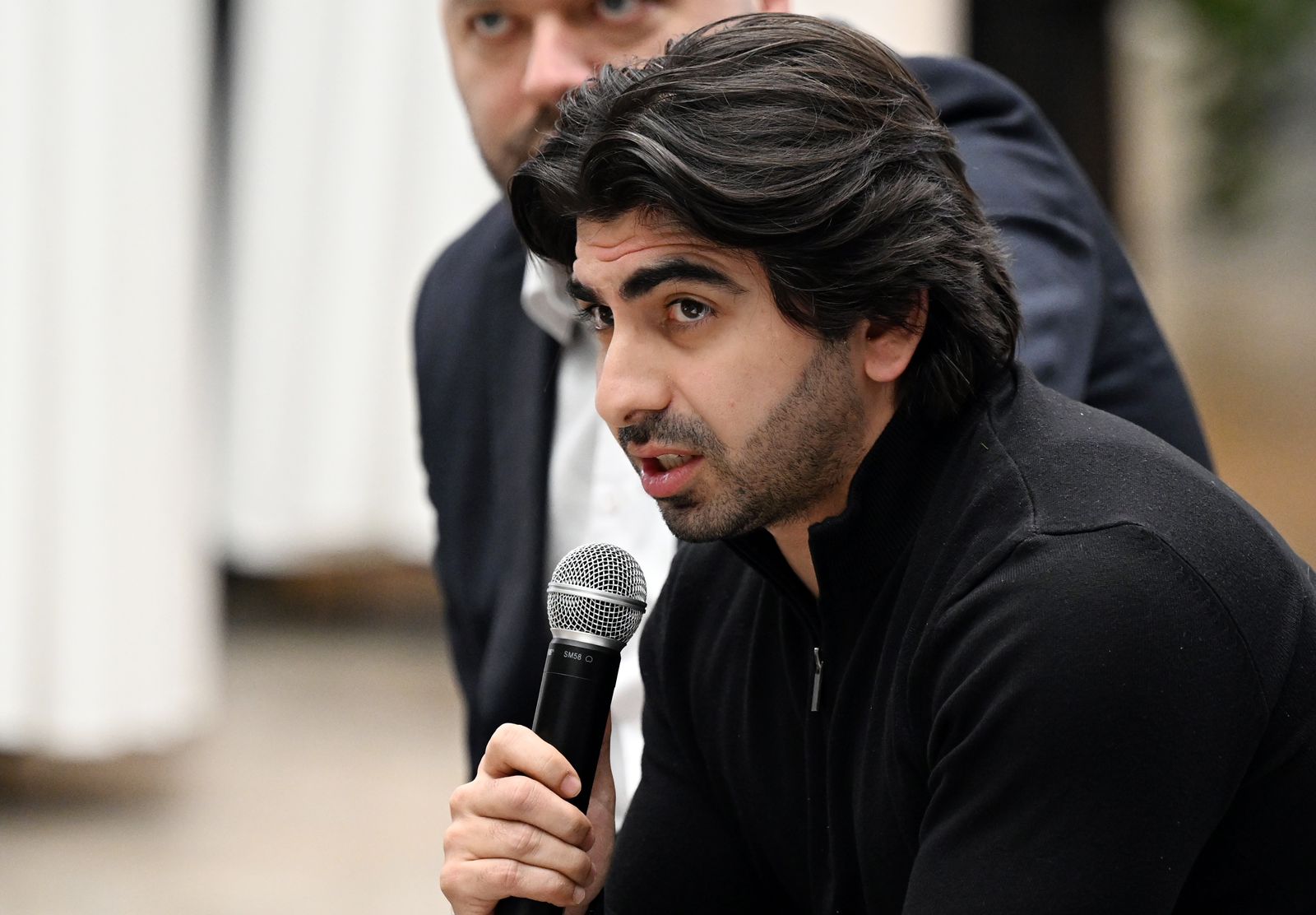 “Qaytarın, müəllimlərin zəhmini və xətkeşini özünə”