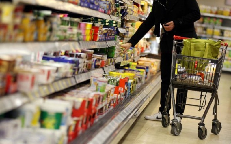 Alış-veriş edən 73 yaşlı kişinin ürəyi dayandı