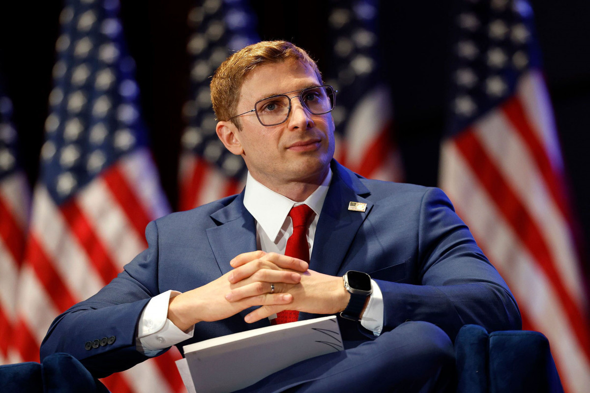 Azərbaycana səfəri zamanı Vensi o müşayiət edəcək