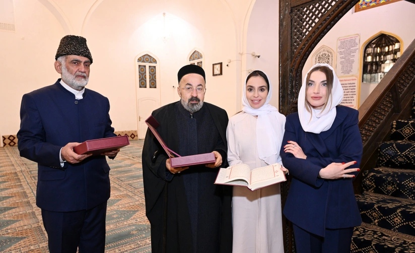 Leyla Əliyeva və Alena Əliyeva Gəncədə Şah Abbas məscidini ziyarət ediblər- FOTOLAR