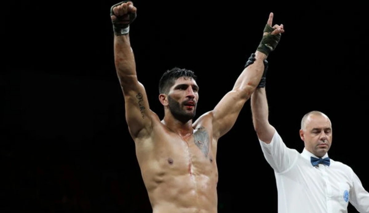 İdmançımız rumın rəqibinə 31 saniyəyə qalib gəldi