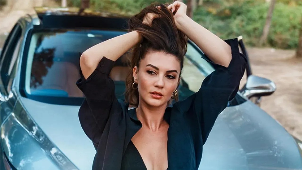 Məşhur aktrisadan etiraf: "Çirkin kişiləri sevirəm" 