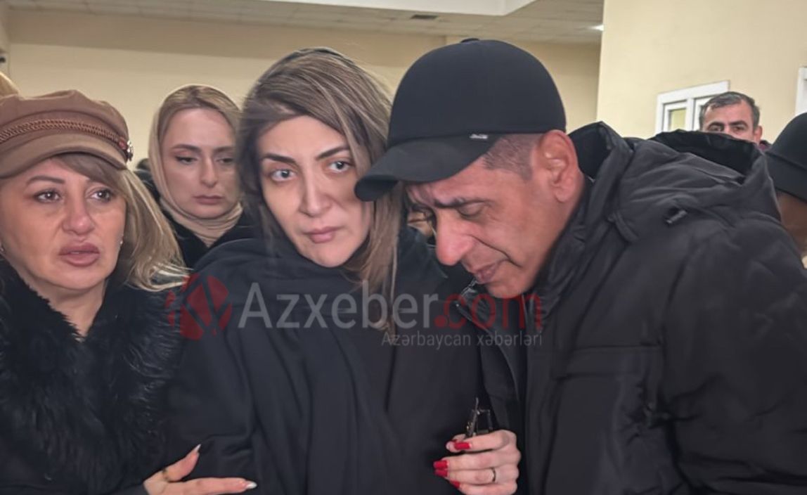 Ailəsi sabiq deputatla vidalaşır - FOTOLAR