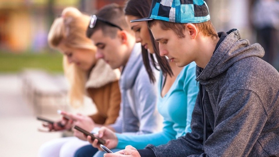 Bu ölkədə gənclər üçün "qocalar evi" açıldı