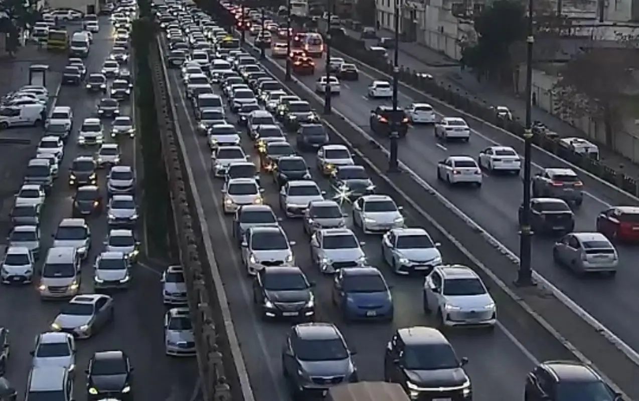 Bakıda bu yollarda sıxlıq var - SİYAHI