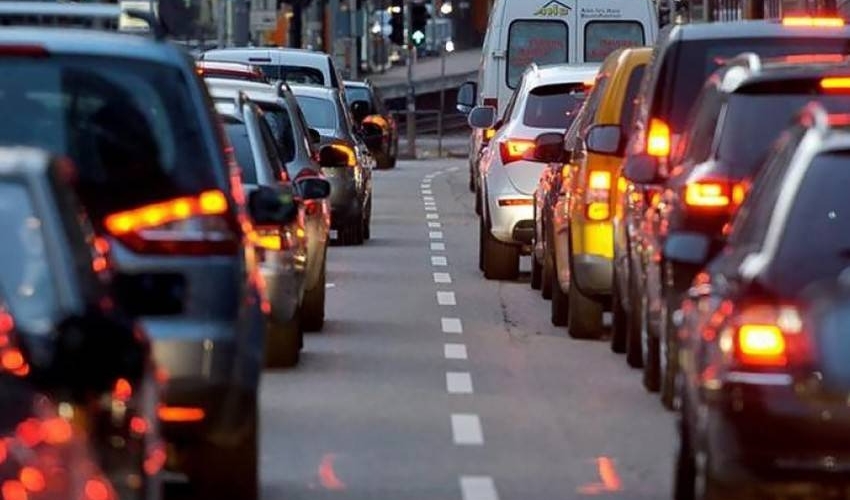 Bakının bir sıra yollarında tıxac yaranıb